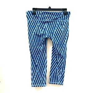 Gap Fit Gfast Regular Rise Blue Geometric Athletic Workout Capri Leggings Size M